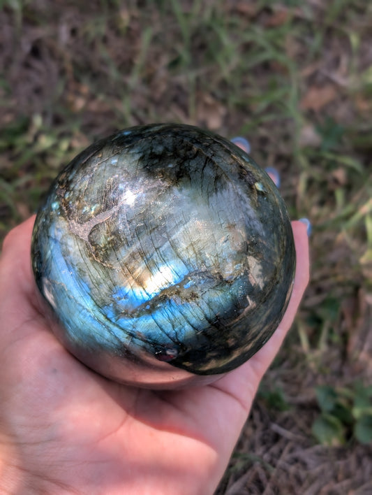 Sphère de Labradorite 1.1 kg 9 cm