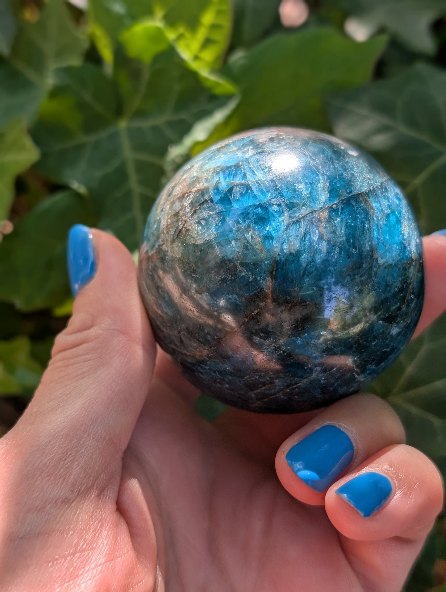 Sphère en apatite bleue Madagascar