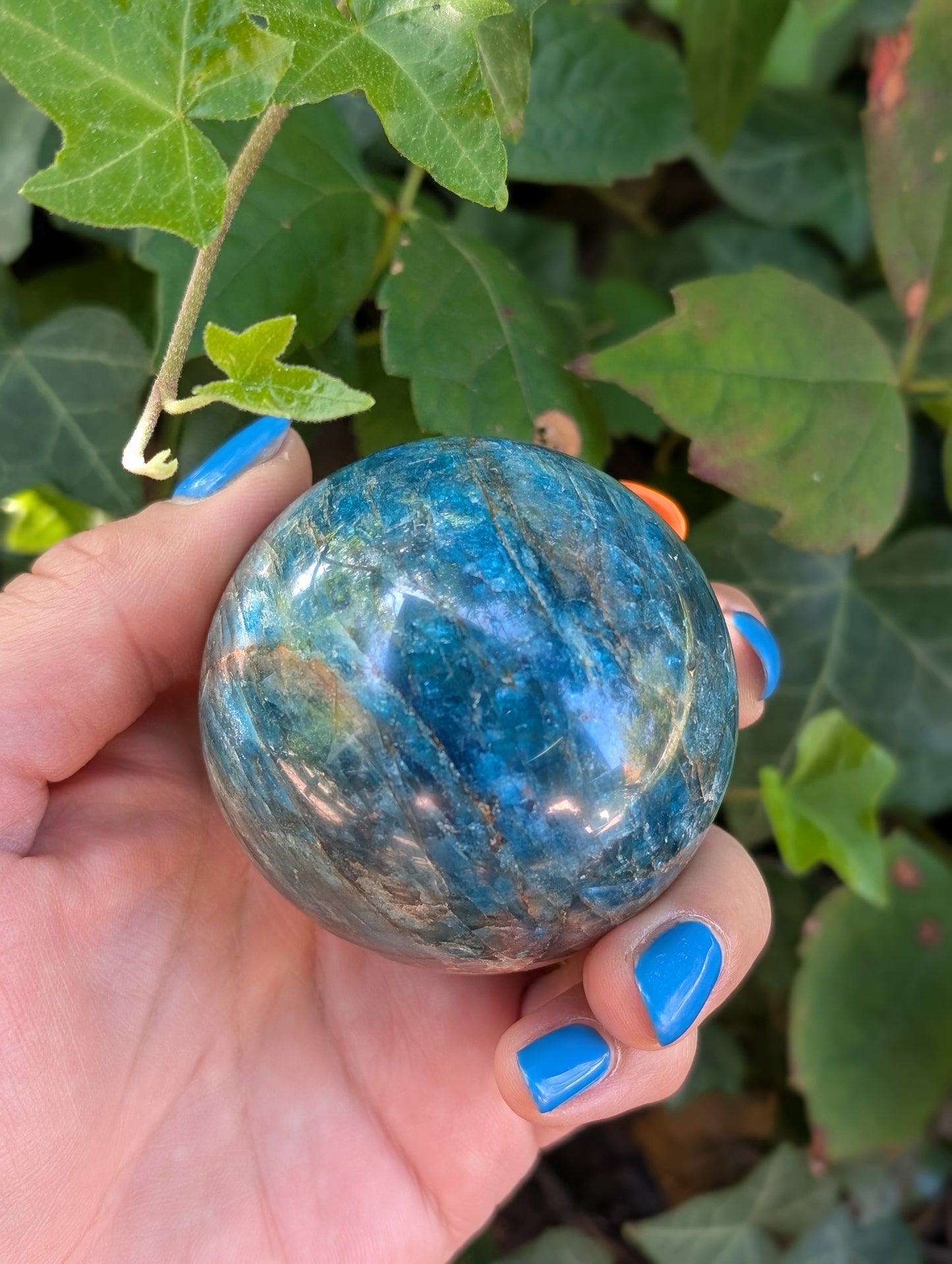 Sphère en apatite bleue Madagascar