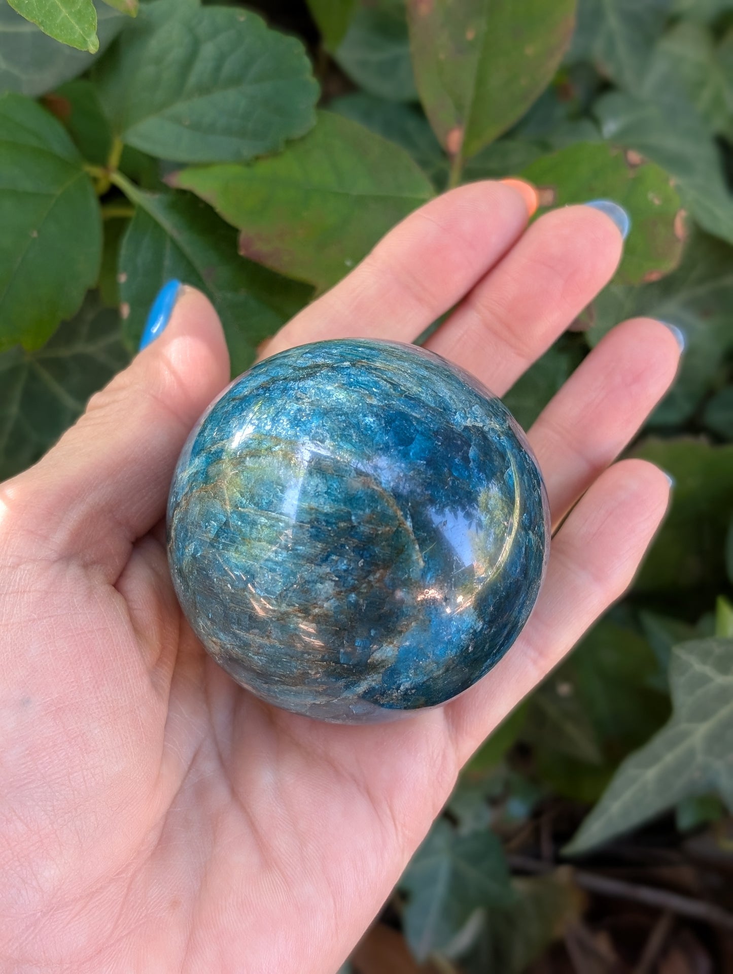 Sphère en apatite bleue Madagascar