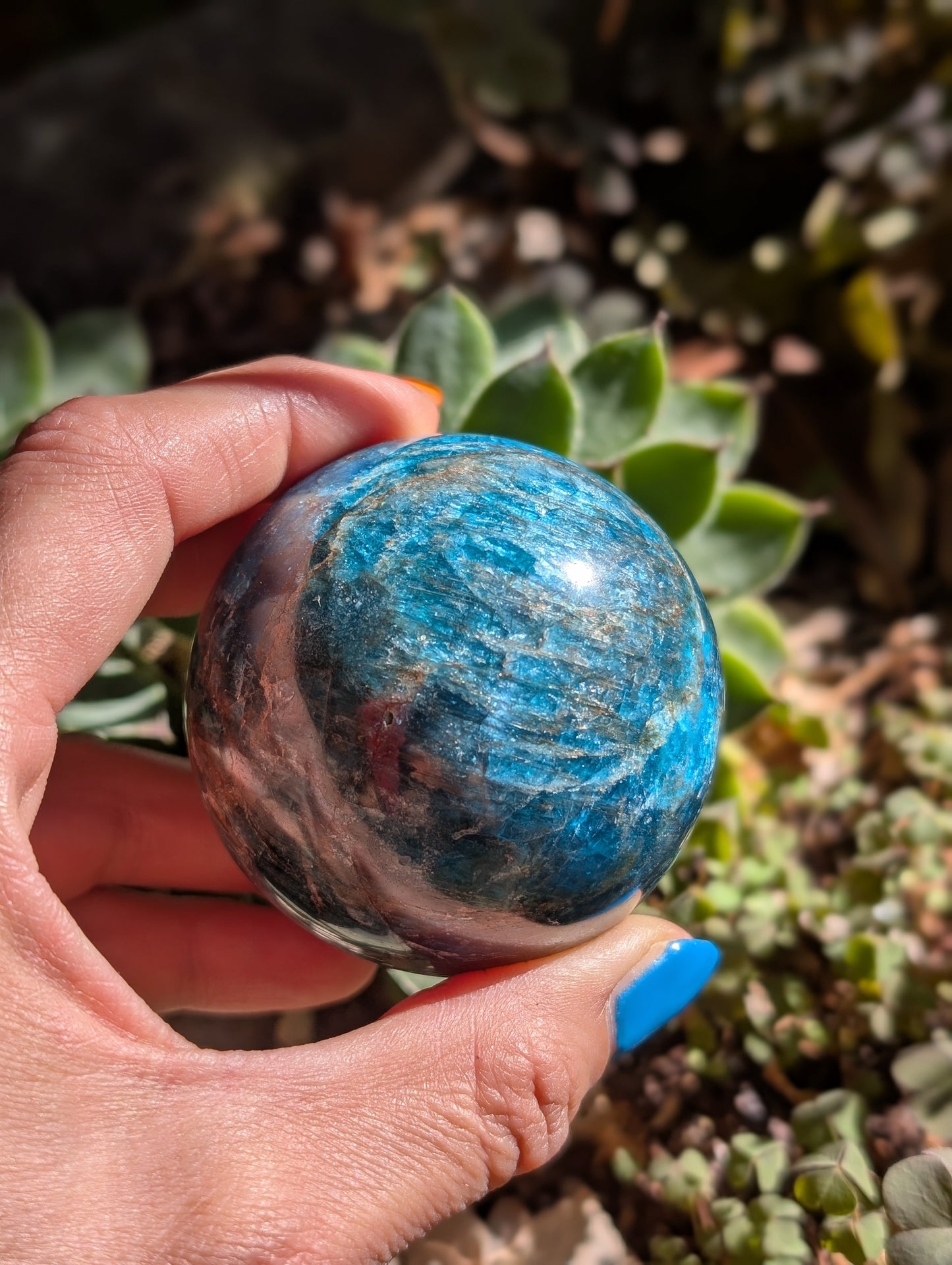 Sphère en apatite bleue Madagascar