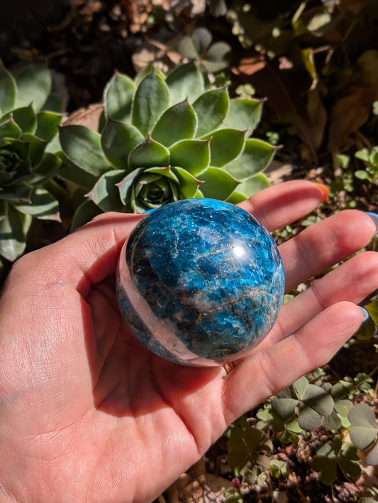 Sphère en apatite bleue Madagascar