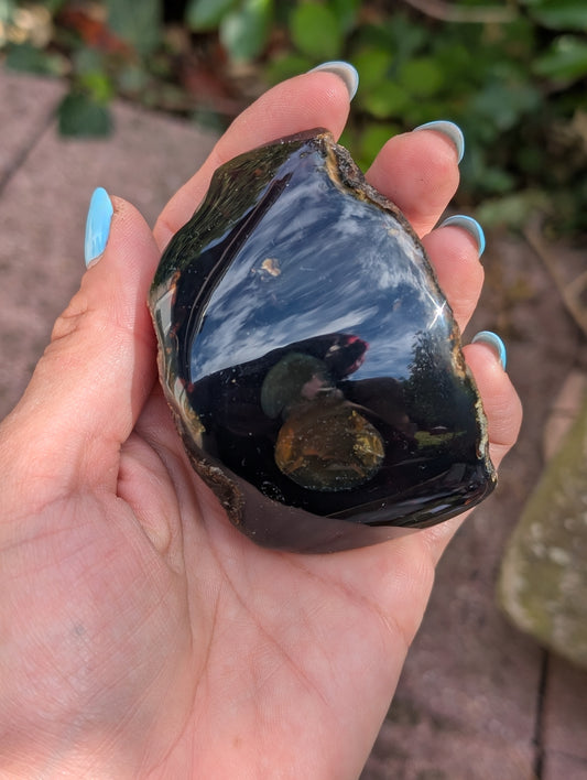 Morceau ambre bleu mi brut