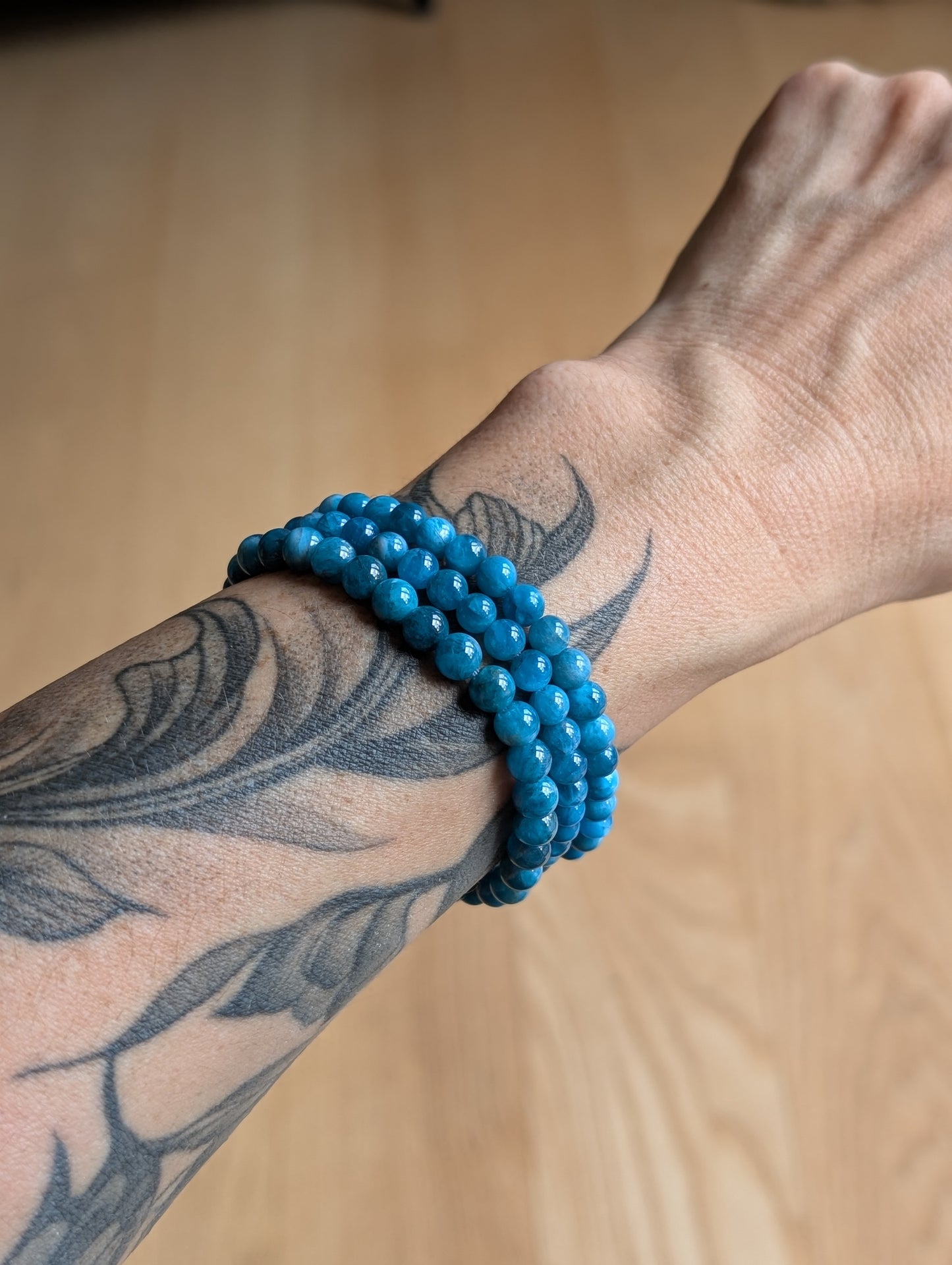 1 bracelet élastique en apatite bleue 17 cm