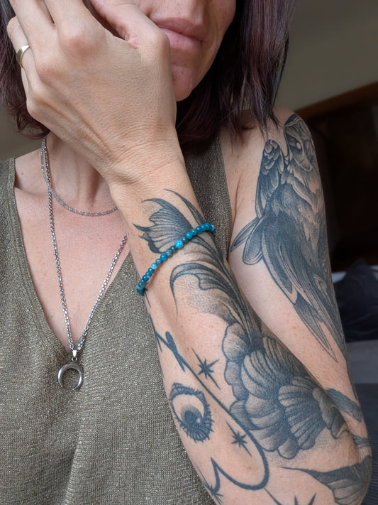 1 bracelet élastique en apatite bleue 17 cm