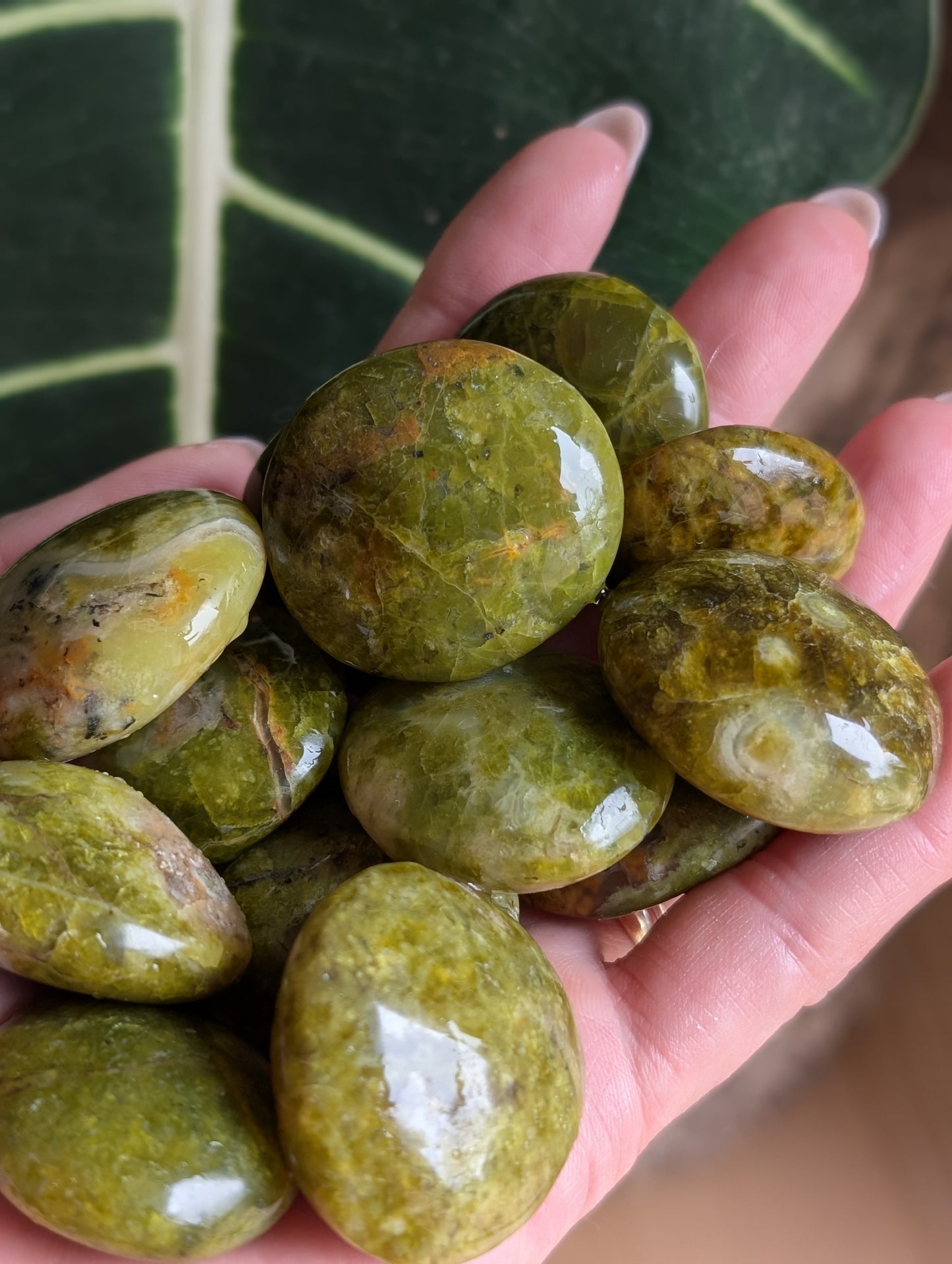 1 pierre plate en opale verte