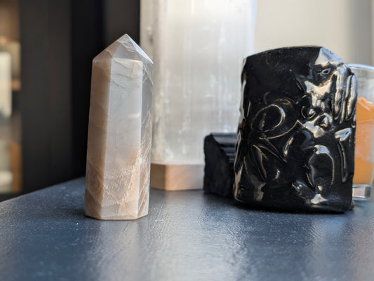 Pierre de lune pointe photo conforme