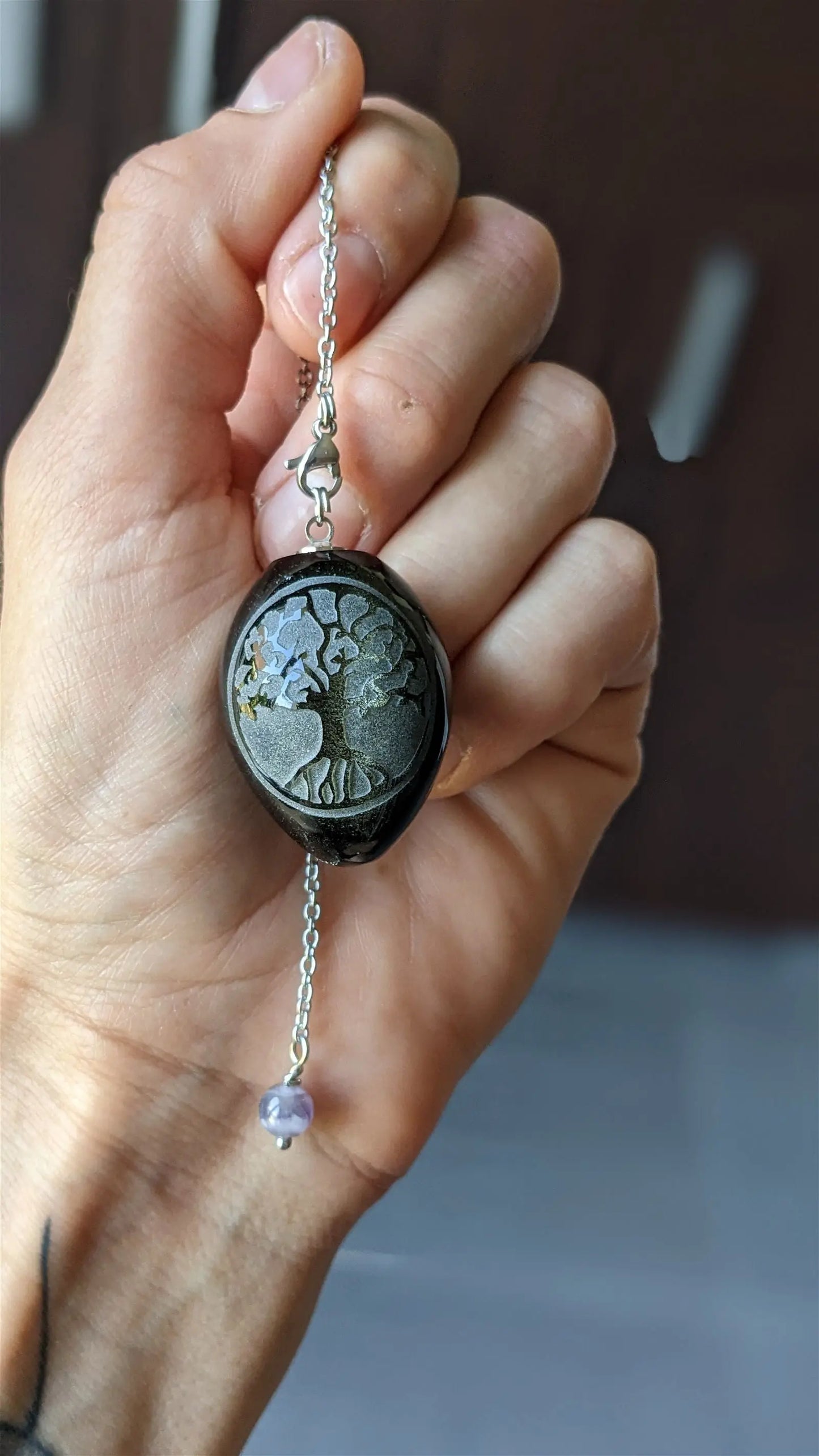 Pendule en obsidienne dorée gravé d'un Arbre de Vie - Aurore Lune