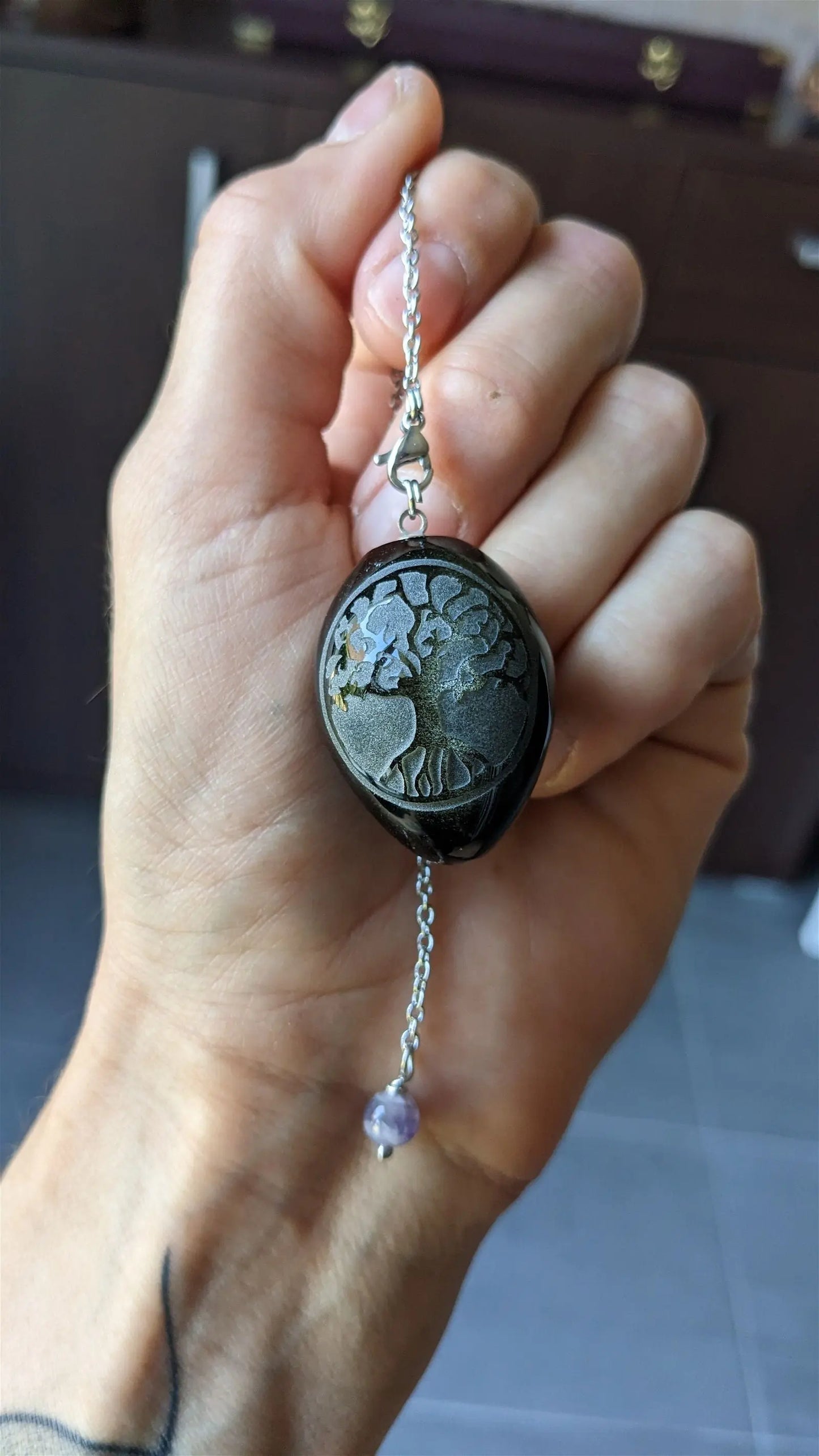 Pendule en obsidienne dorée gravé d'un Arbre de Vie - Aurore Lune