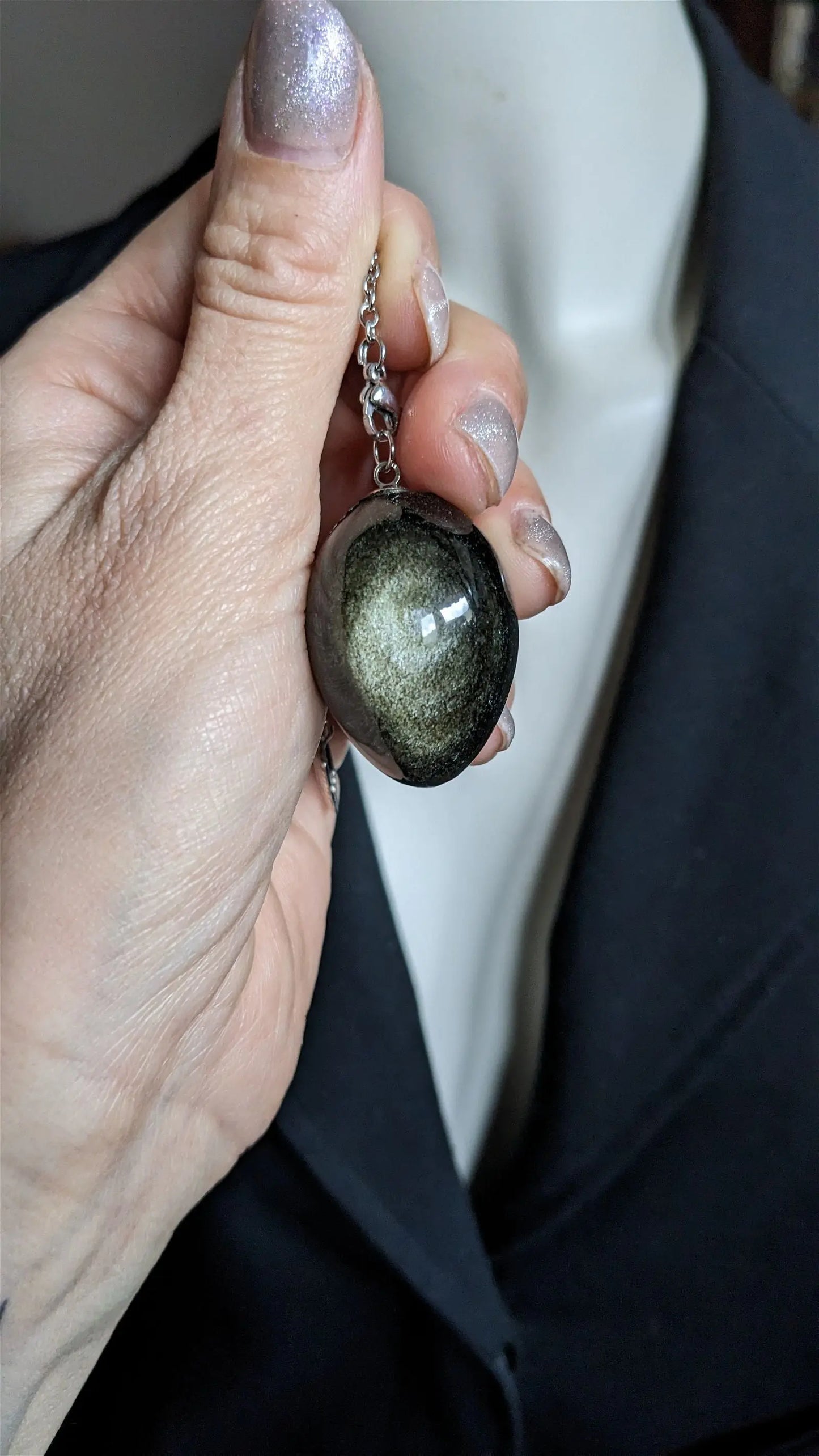 Pendule en obsidienne dorée gravé d'une Fleur de Vie - Aurore Lune