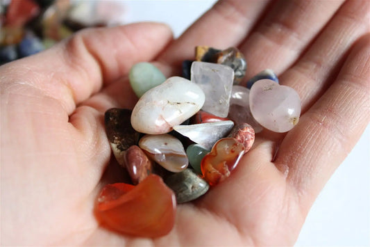 Petit lot de 7 pierres mélangées - Aurore Lune