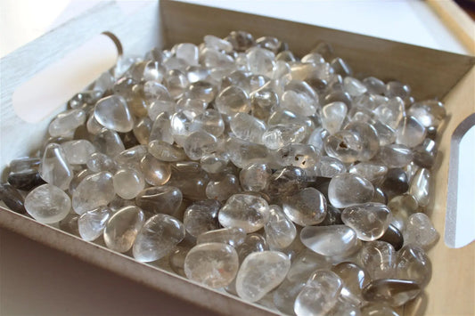 Petite Pierre roulée en quartz fumé ou enfumé - Aurore Lune