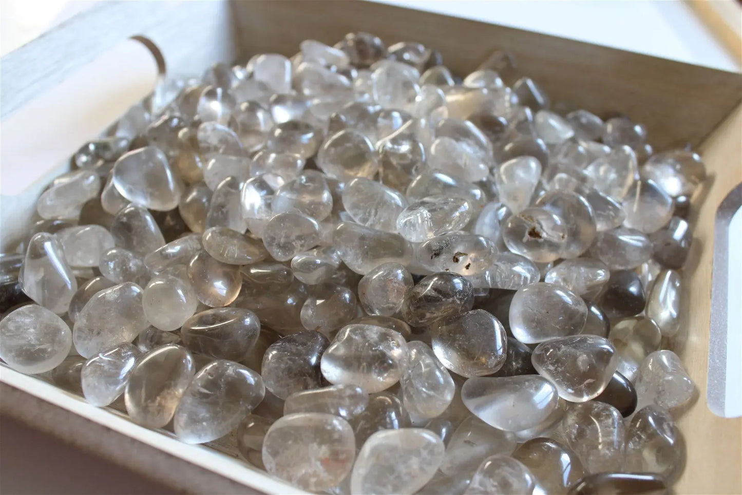 Petite Pierre roulée en quartz fumé ou enfumé - Aurore Lune