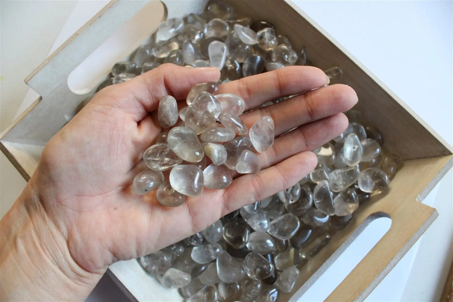 Petite Pierre roulée en quartz fumé ou enfumé - Aurore Lune