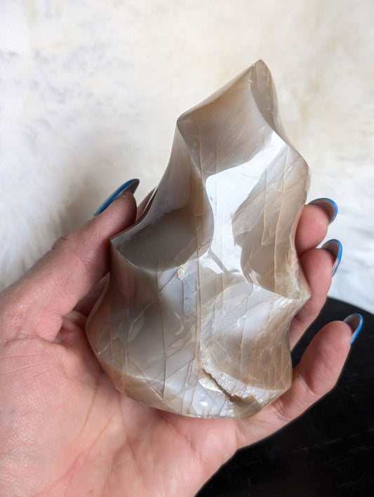 Pierre de lune en forme de flamme - Aurore Lune