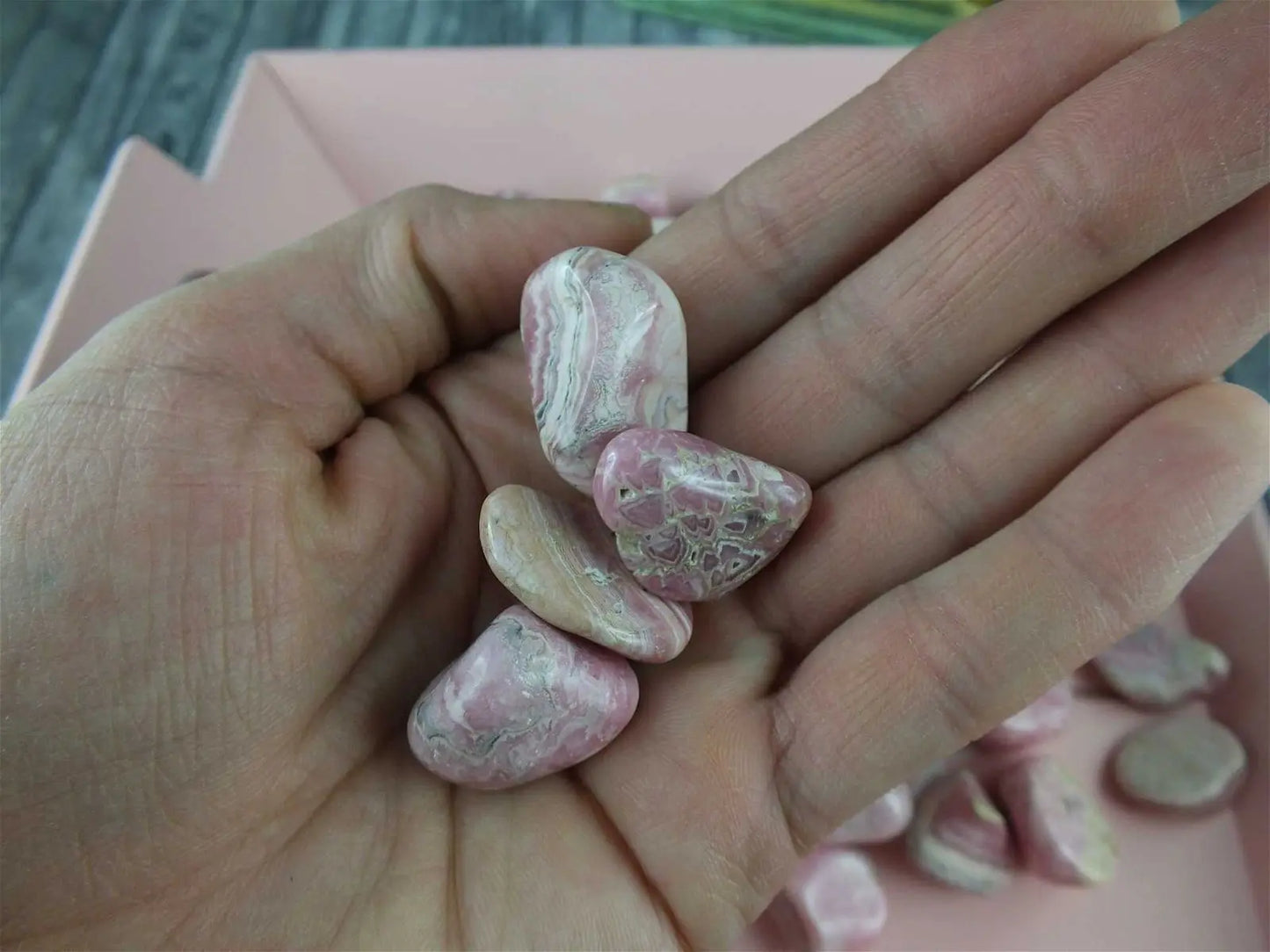 Pierre roulée de rhodochrosite unité - Aurore Lune