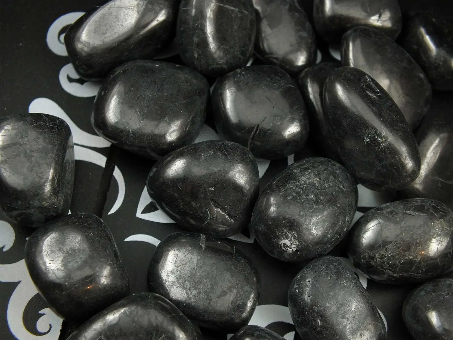 Pierre roulée de shungite à l'unité - Aurore Lune