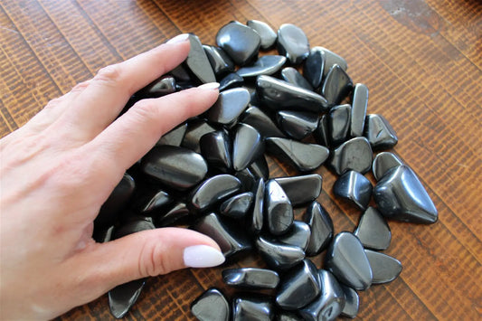 Pierre roulée de shungite à l'unité - Aurore Lune