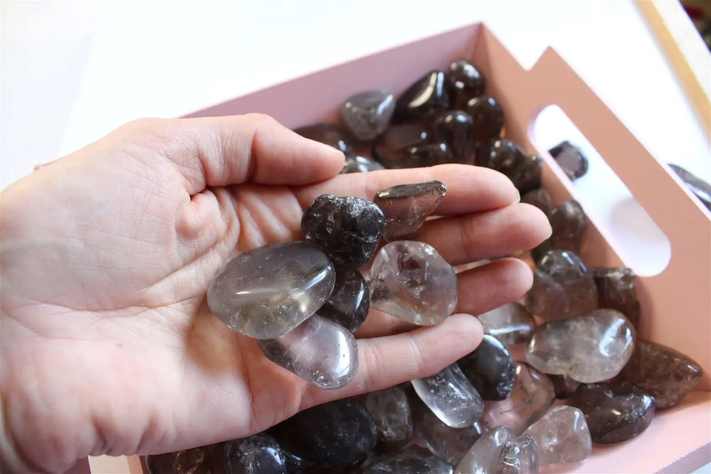 Pierre roulée en quartz fumé ou enfumé de qualité moyenne - Aurore Lune