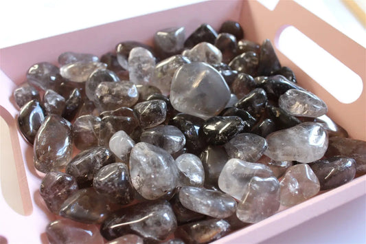 Pierre roulée en quartz fumé ou enfumé de qualité moyenne - Aurore Lune