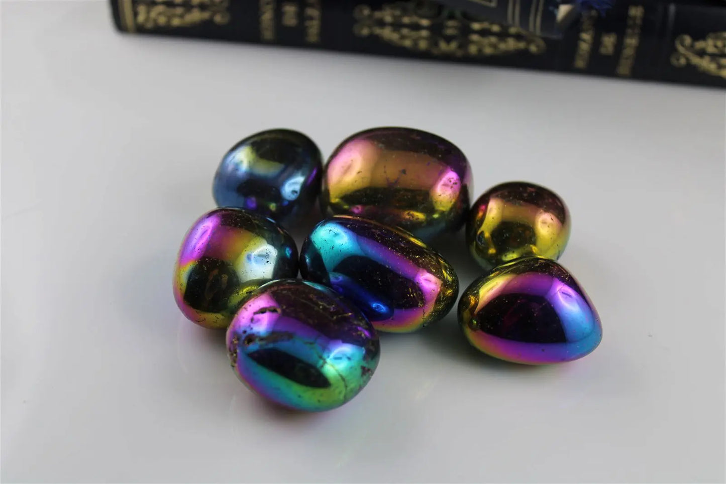 Pierre roulée en quartz rainbow aura COULEUR ARTIFICIELLE - Aurore Lune