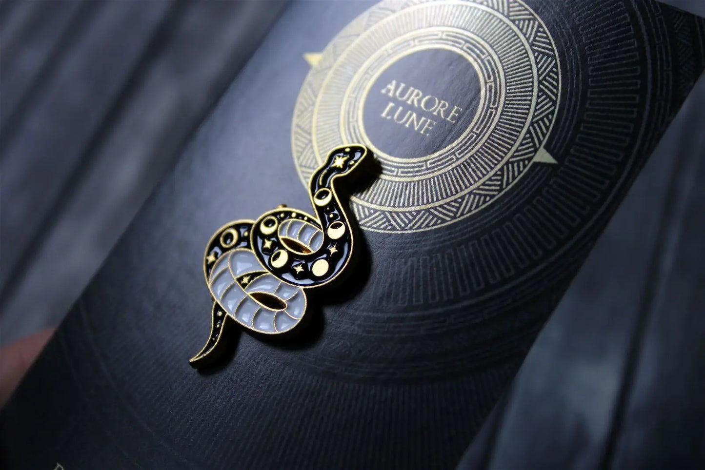 Pin's serpents - Aurore Lune