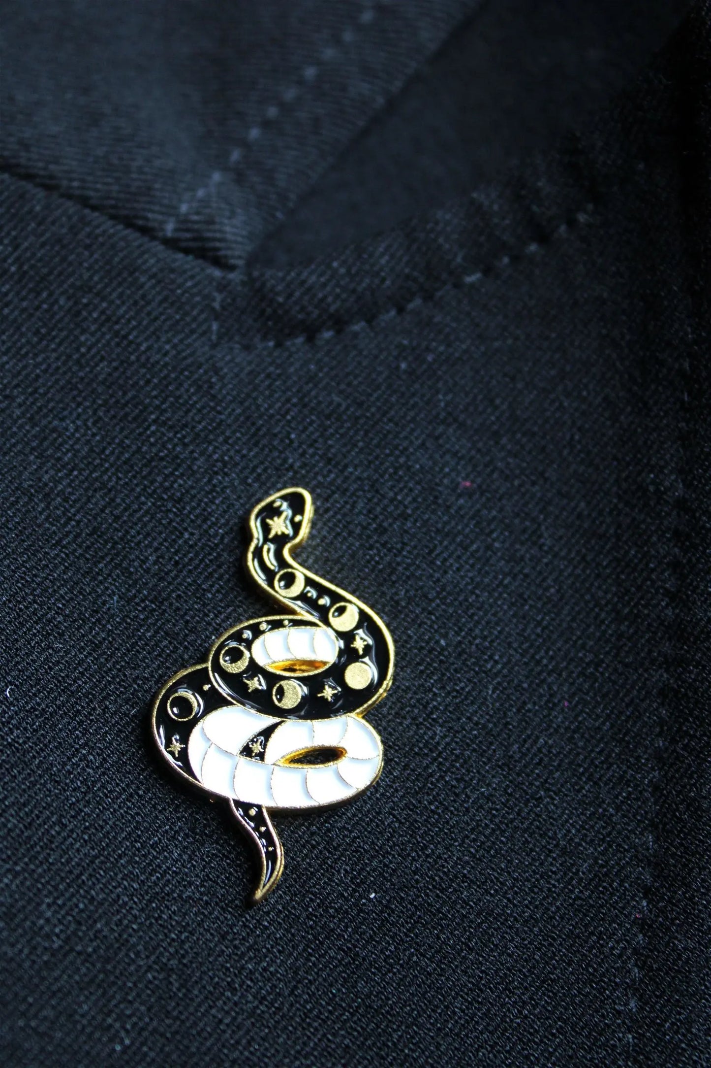 Pin's serpents - Aurore Lune