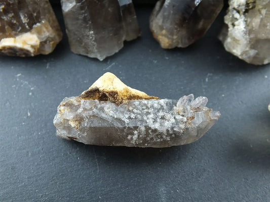 Pointe de quartz fumé ou enfumé brute AU CHOIX - Aurore Lune