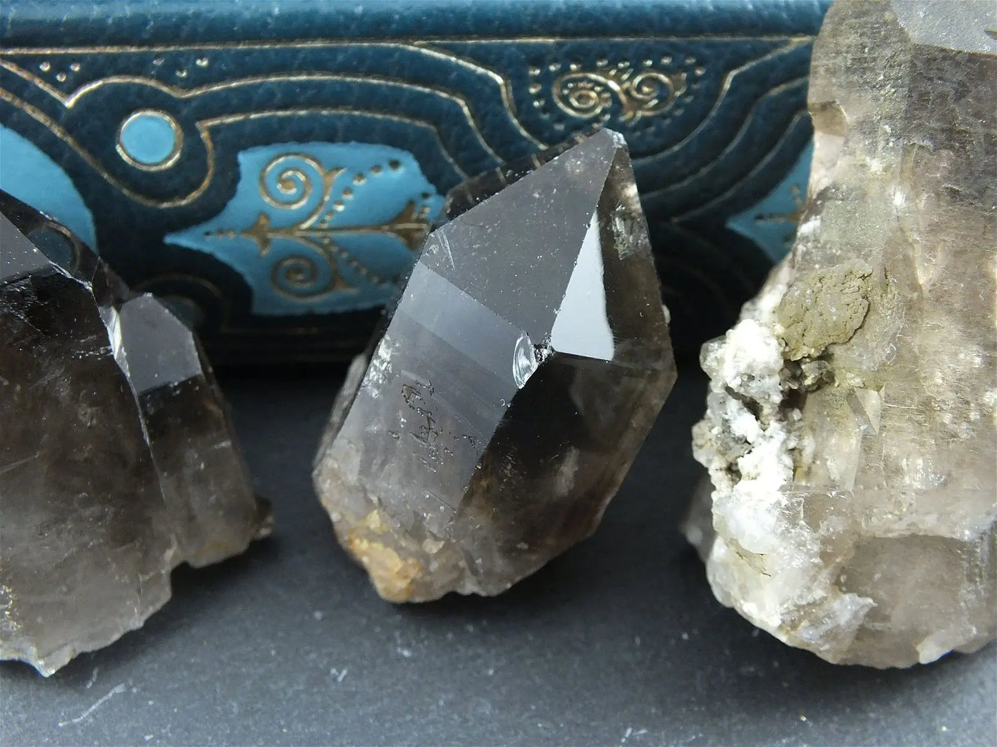 Pointe de quartz fumé ou enfumé brute AU CHOIX - Aurore Lune
