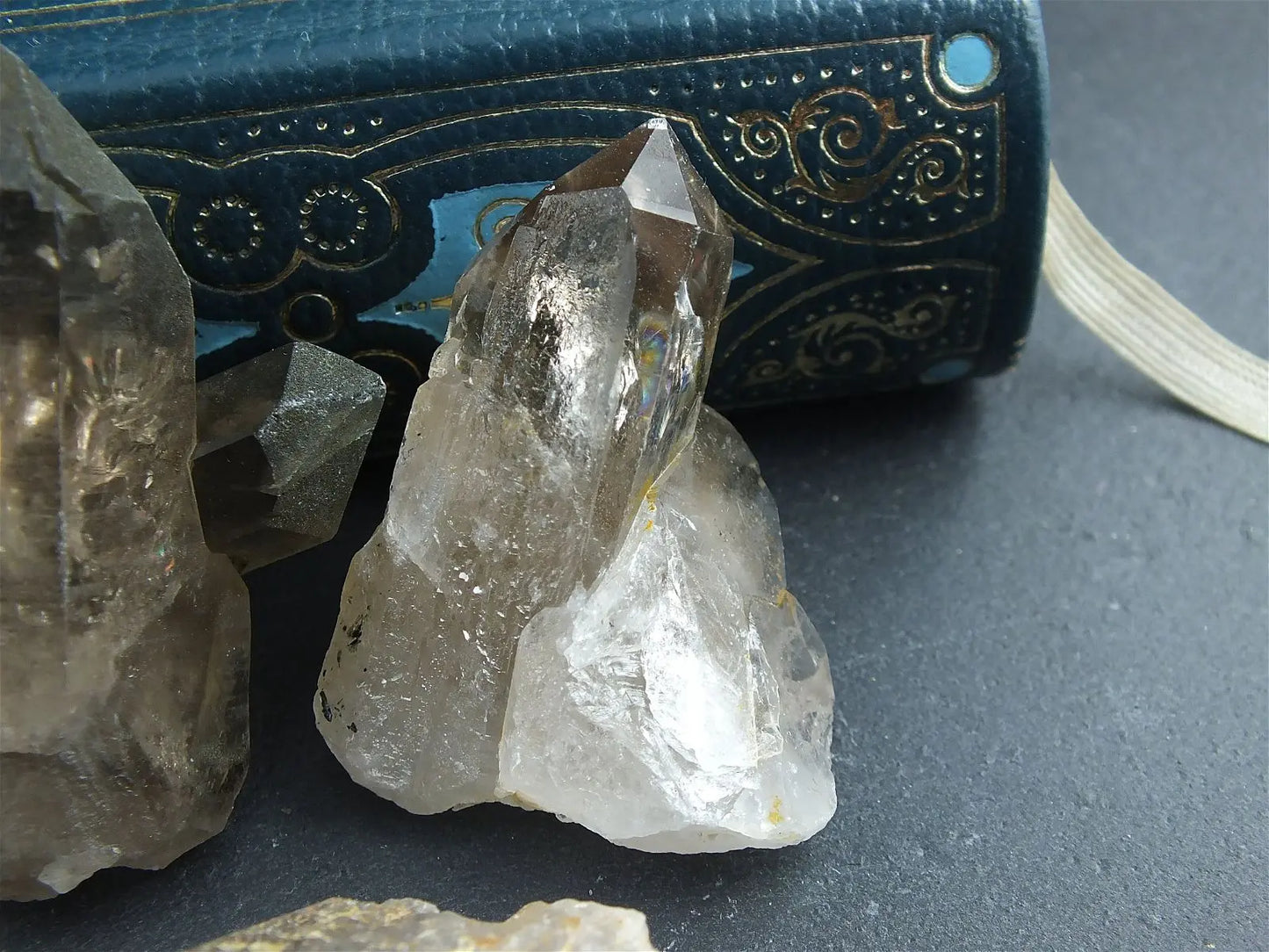 Pointe de quartz fumé ou enfumé brute AU CHOIX - Aurore Lune