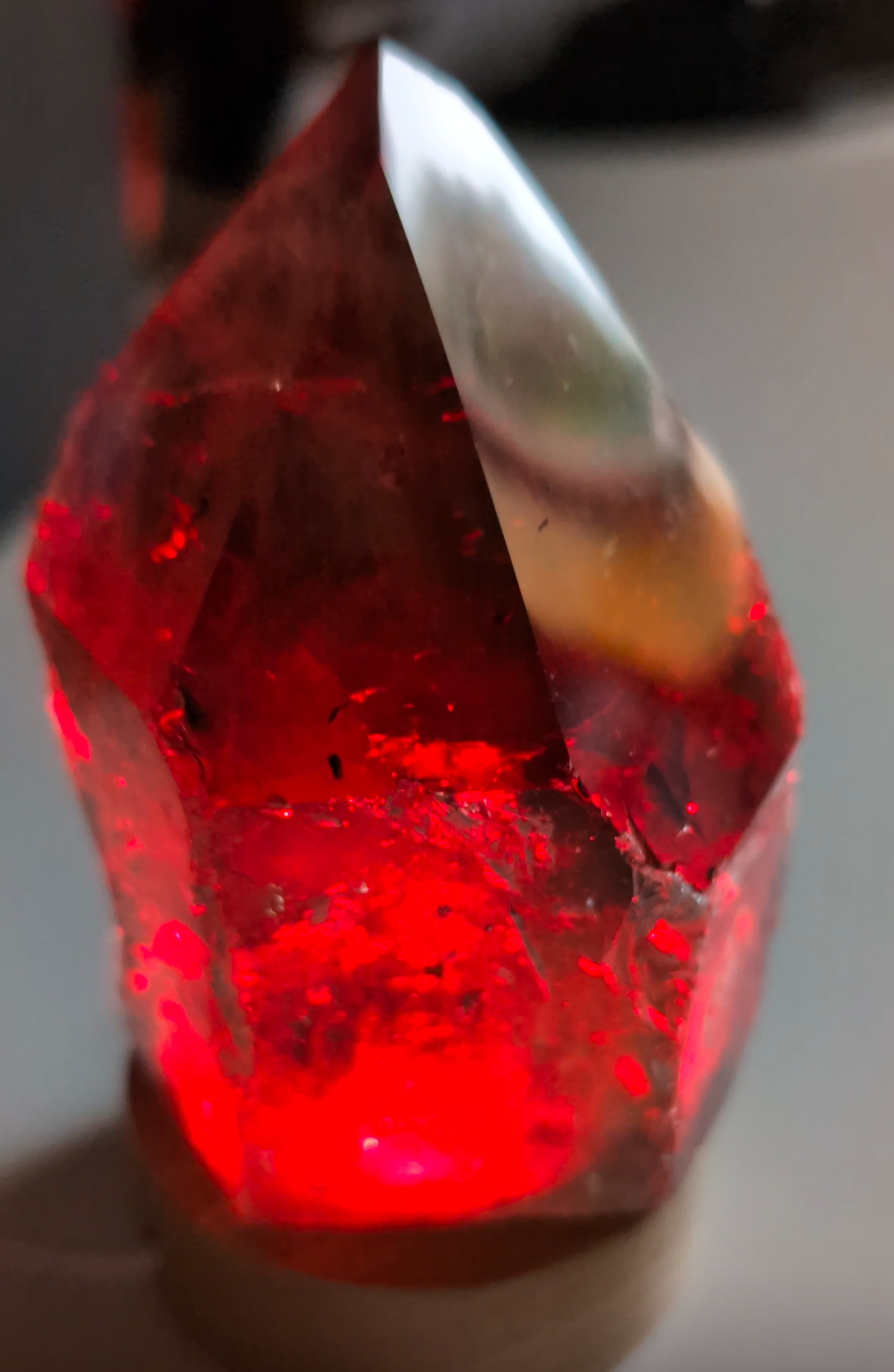 Quartz fumé ou enfumé photo contractuelle avec socle couleur OFFERT