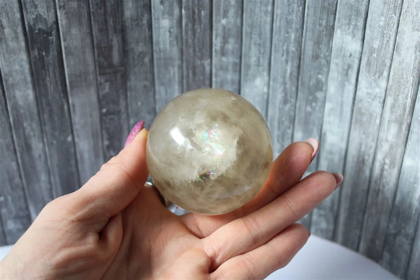 Sphère de citrine 6.5 cm - 295 grammes avec socle doré - Aurore Lune