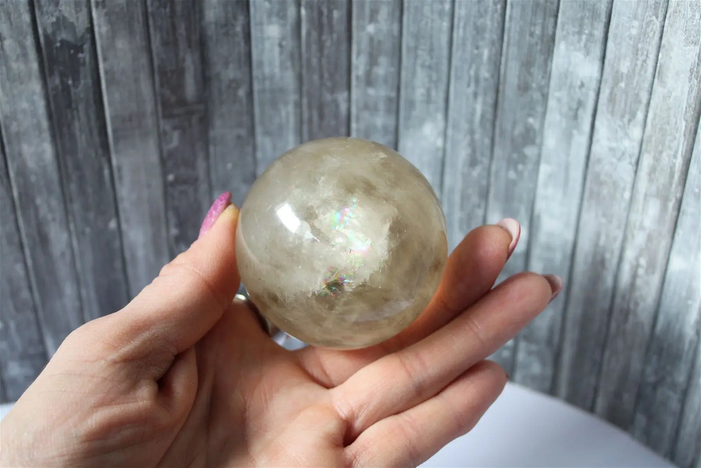 Sphère de citrine 6.5 cm - 295 grammes avec socle doré - Aurore Lune