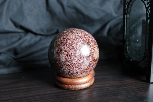 Sphère de grenat 9cm 1.4 kg environ RARE - Aurore Lune