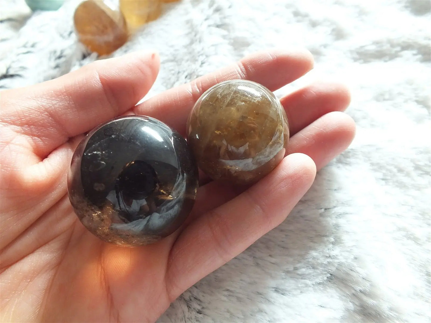 Sphère de quartz fumé ou enfumé 3 et 3.5 cm - Aurore Lune