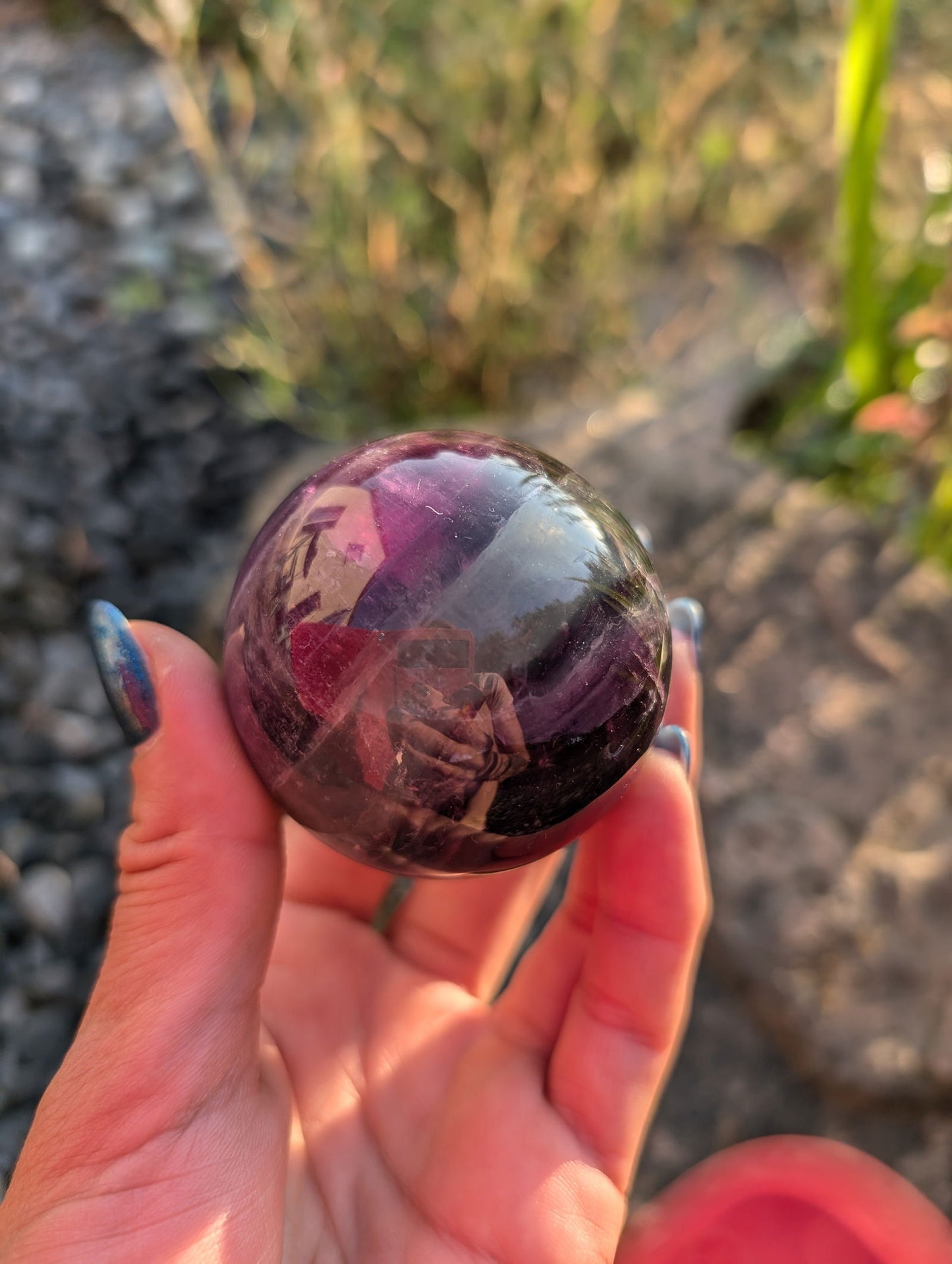 Sphère en fluorite violette et verte - Aurore Lune