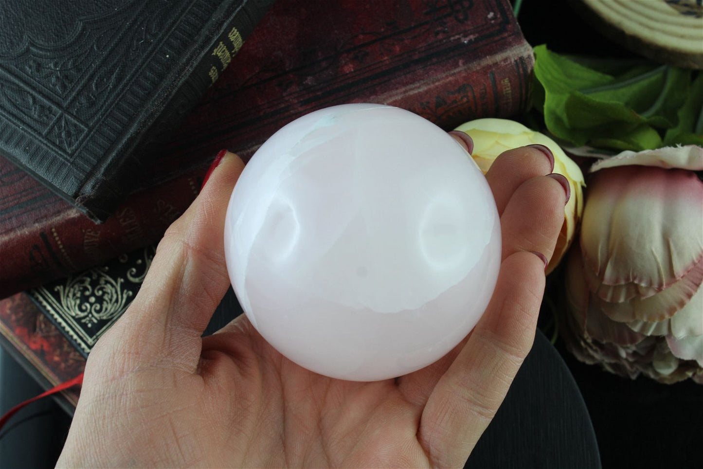 Sphère en manganocalcite 7 cm - Aurore Lune