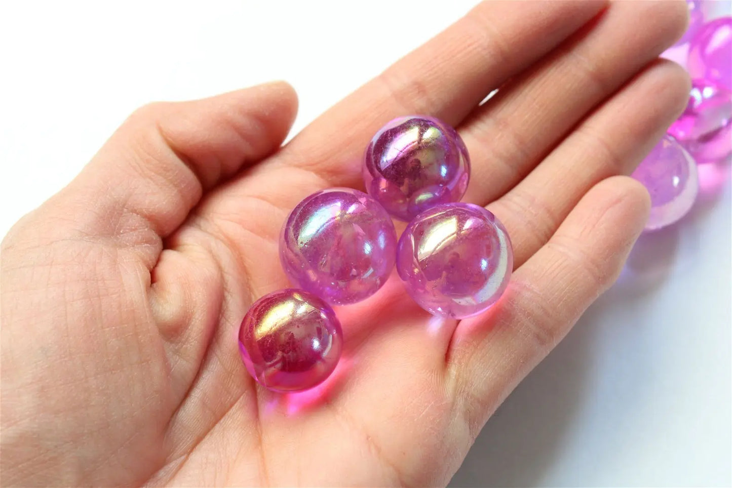 Sphère en quartz rainbow aura COULEUR ARTIFICIELLE - Aurore Lune