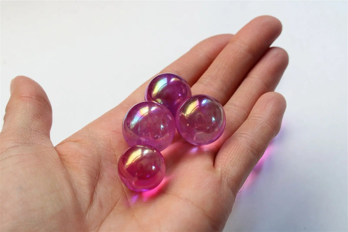 Sphère en quartz rainbow aura COULEUR ARTIFICIELLE - Aurore Lune