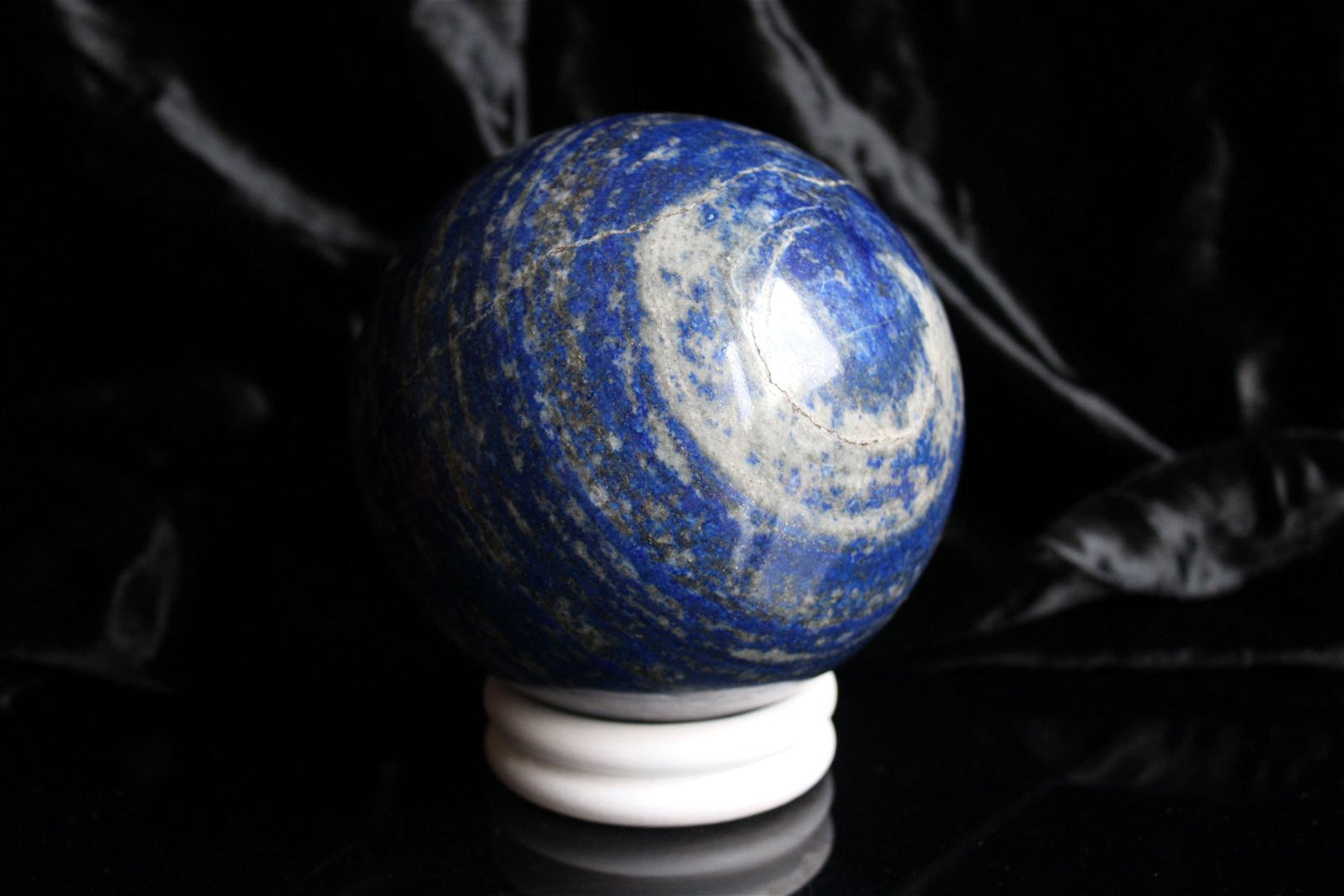 Sphère lapis lazuli 2.522 kg 11.5 cm - Aurore Lune