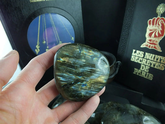 Gros galet de labradorite * PROTECTION DU FOYER * COLIS - Aurore Lune