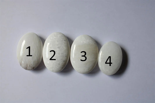 UN GALET DE SCOLECITE au choix - Aurore Lune