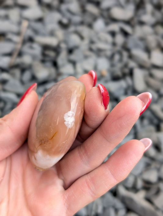 Un coeur en agate sakura 6.5 cm - Aurore Lune