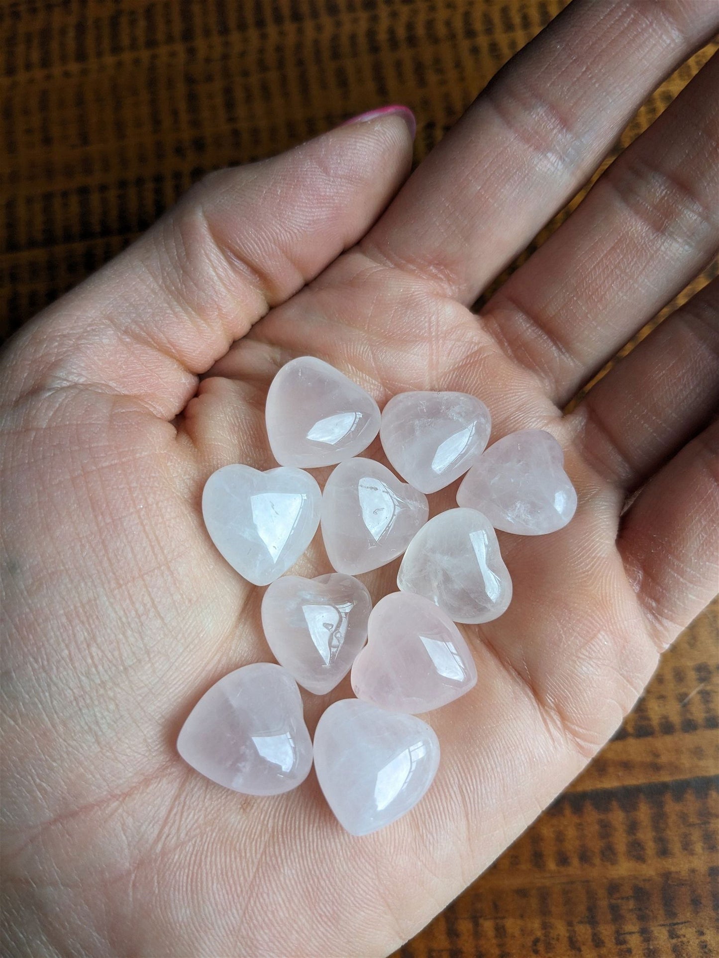 Un petit coeur en quartz rose - Aurore Lune