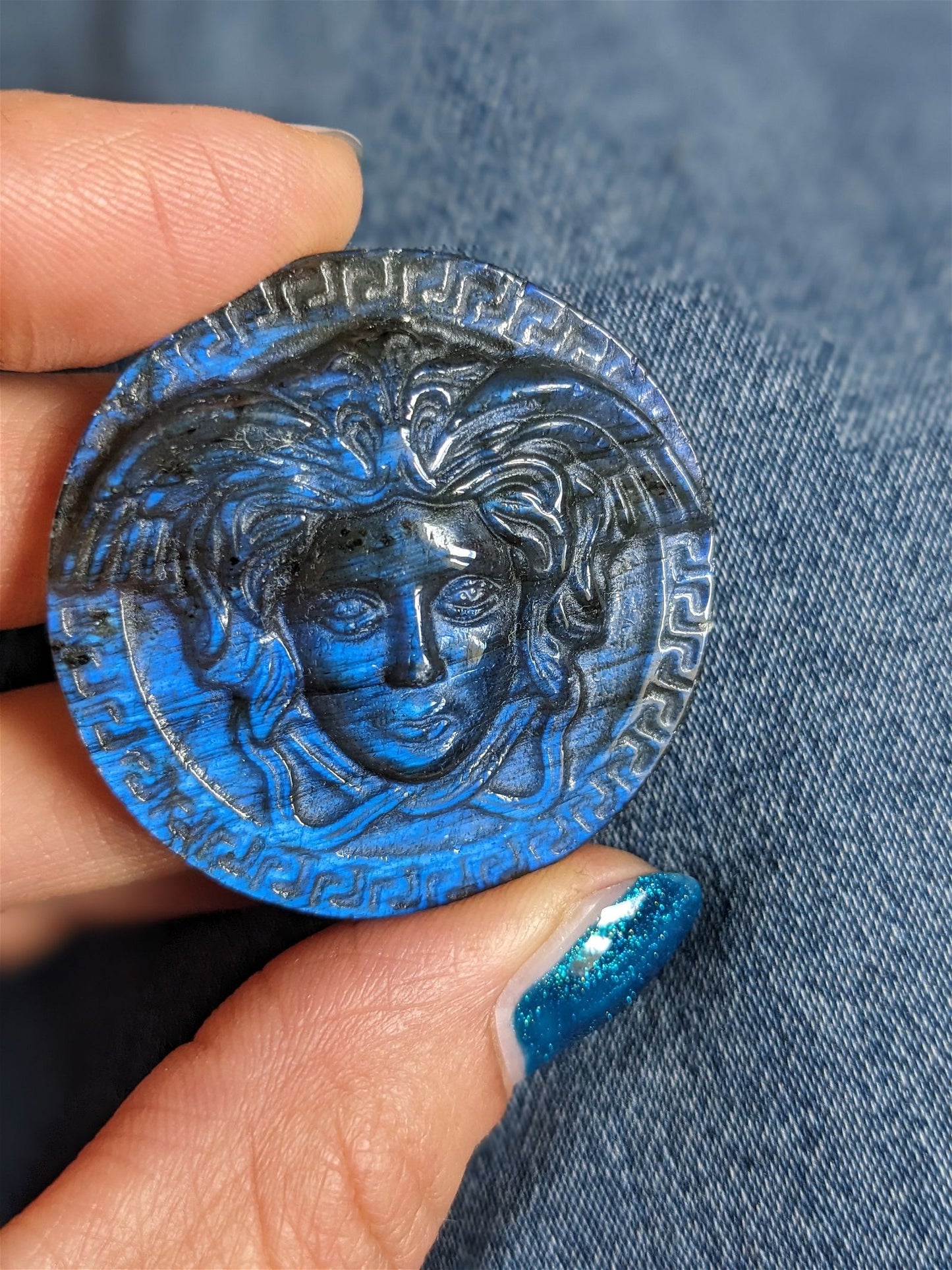 1 cabochon en labradorite Medusa/ méduse - Aurore Lune