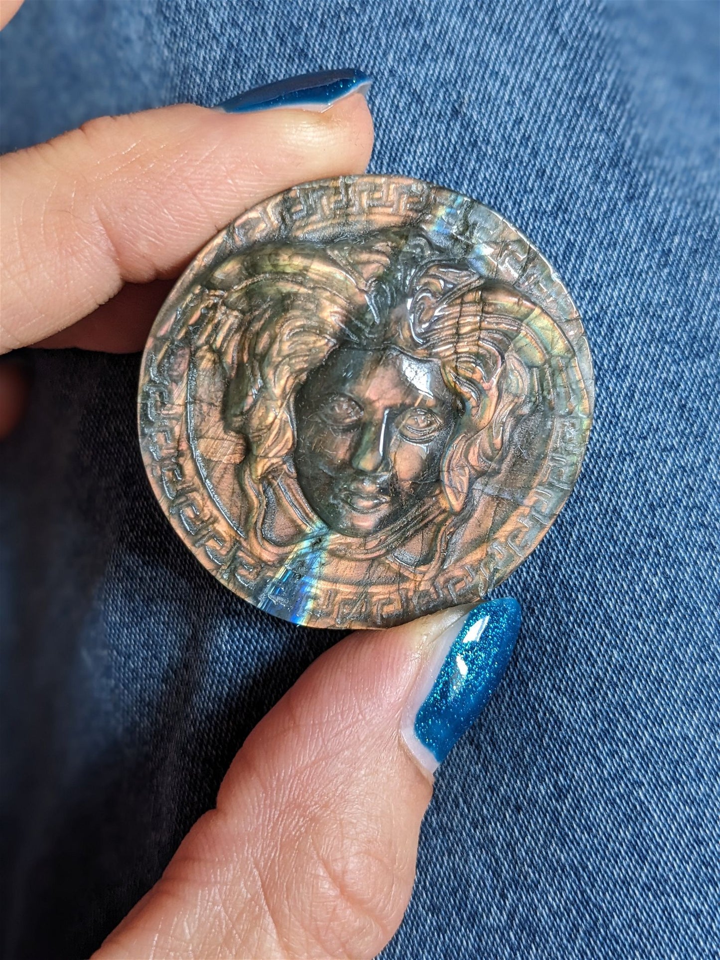 1 cabochon en labradorite Medusa/ méduse - Aurore Lune