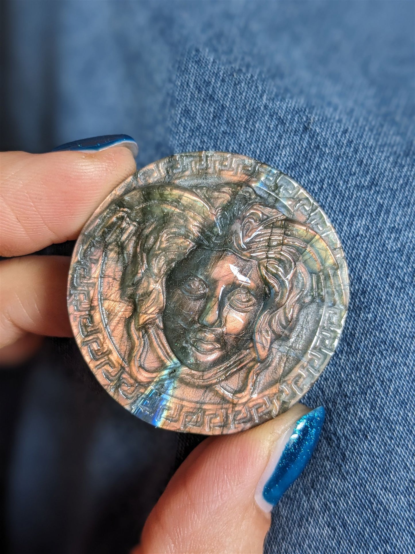 1 cabochon en labradorite Medusa/ méduse - Aurore Lune