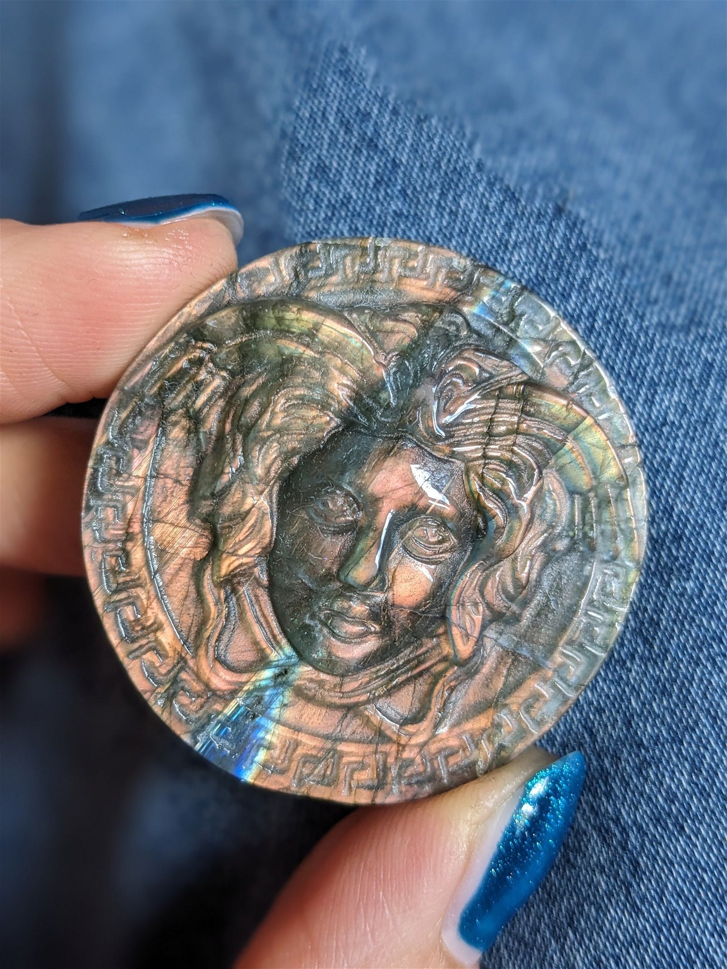 1 cabochon en labradorite Medusa/ méduse - Aurore Lune