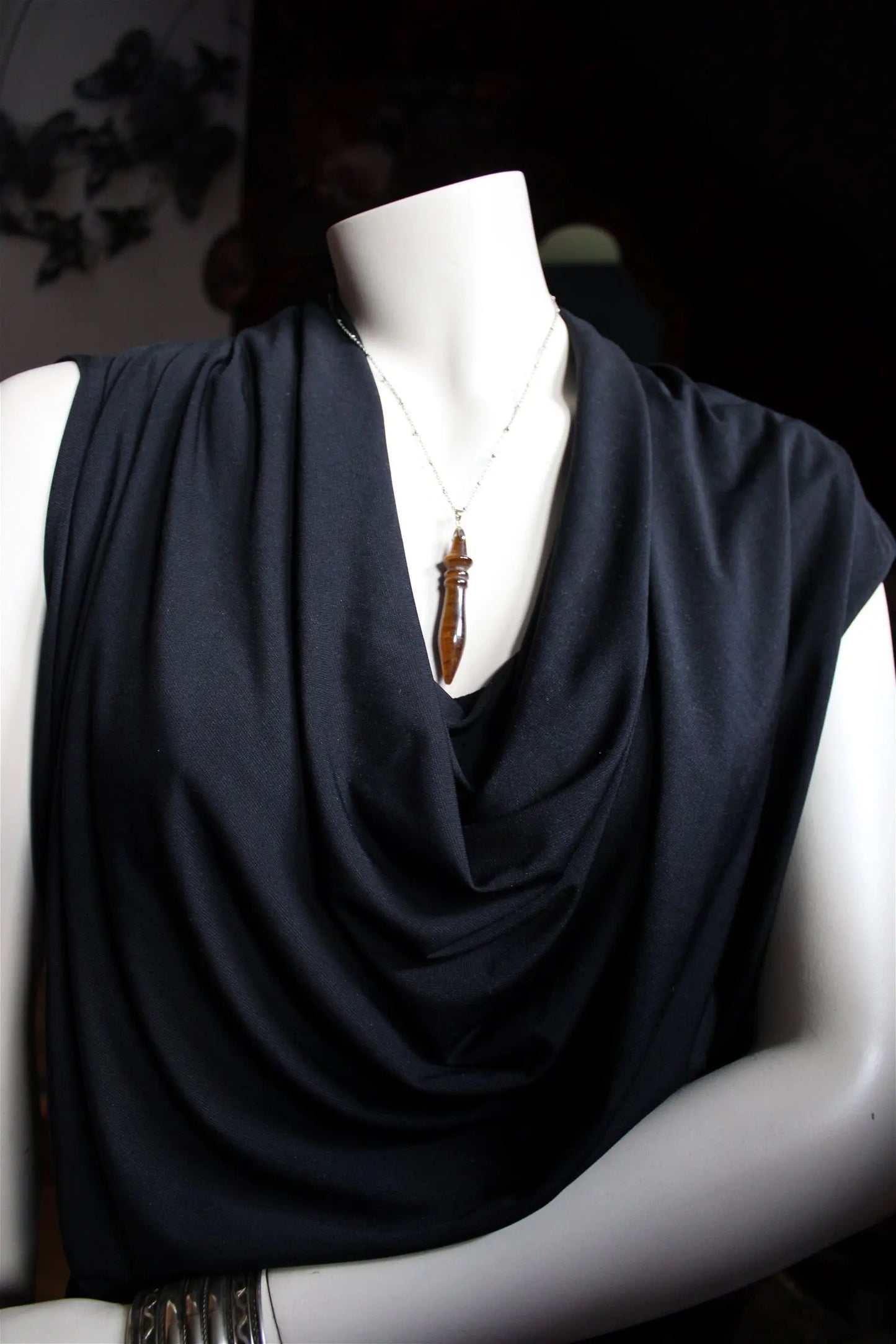 Collier avec oeil de tigre / pendule - Aurore Lune