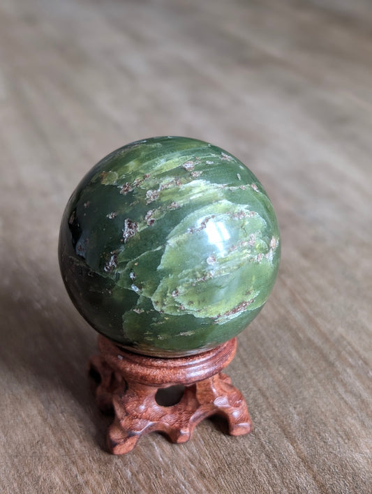 Sphère de tremolite 5.5 cm
